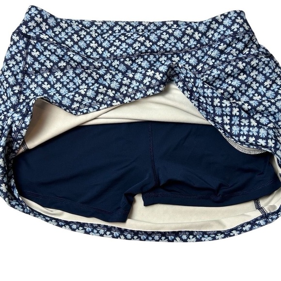 Lands' End Women's Floral Skort Blue Size M Built-in Shorts Casual Golf - Picture 6 of 10